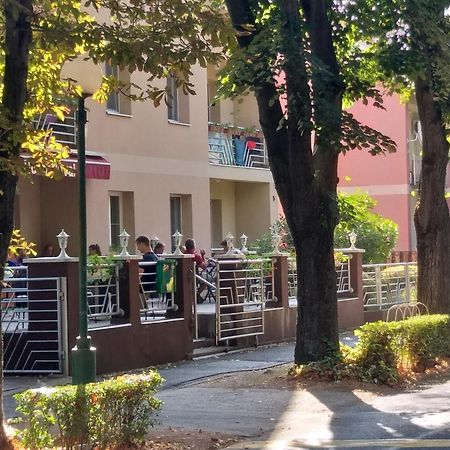 Hotel Pavai Hajdúszoboszló Exteriör bild