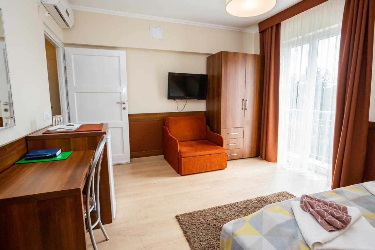 Hotel Pavai Hajdúszoboszló Exteriör bild