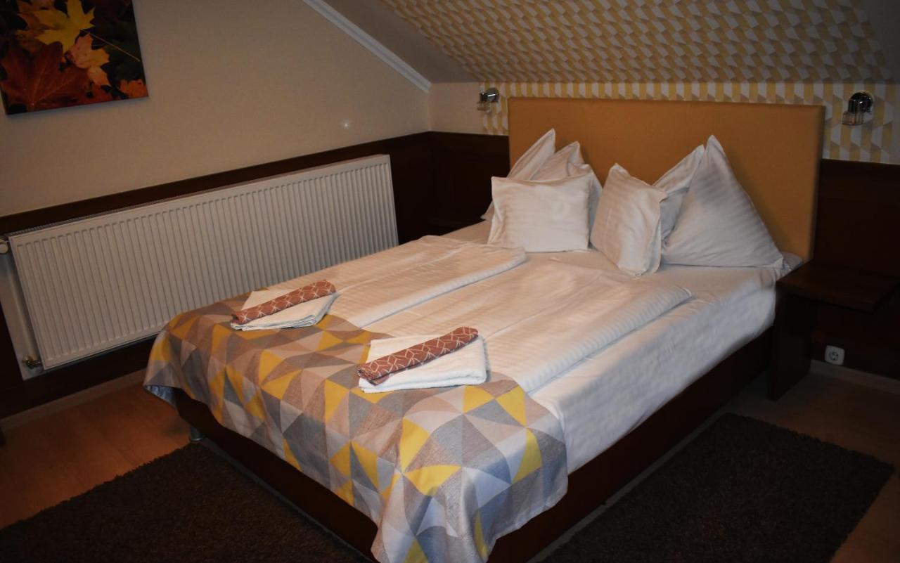 Hotel Pavai Hajdúszoboszló Exteriör bild