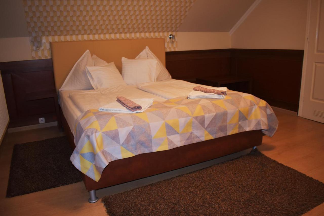 Hotel Pavai Hajdúszoboszló Exteriör bild
