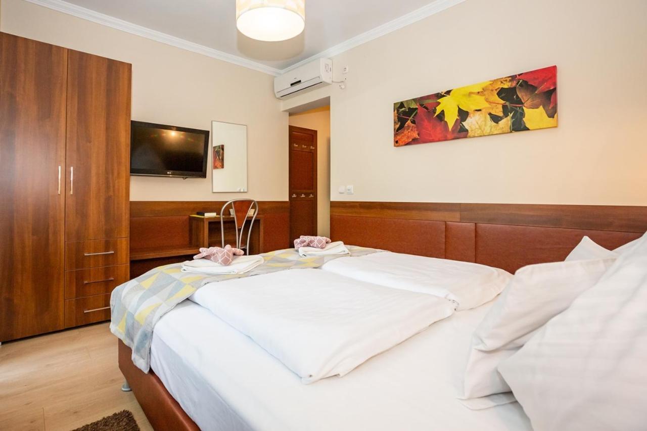 Hotel Pavai Hajdúszoboszló Exteriör bild