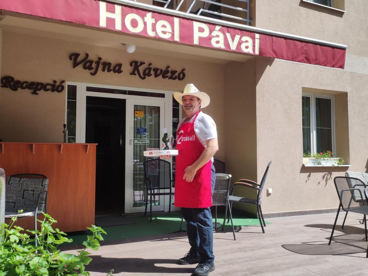 Hotel Pavai Hajdúszoboszló Exteriör bild