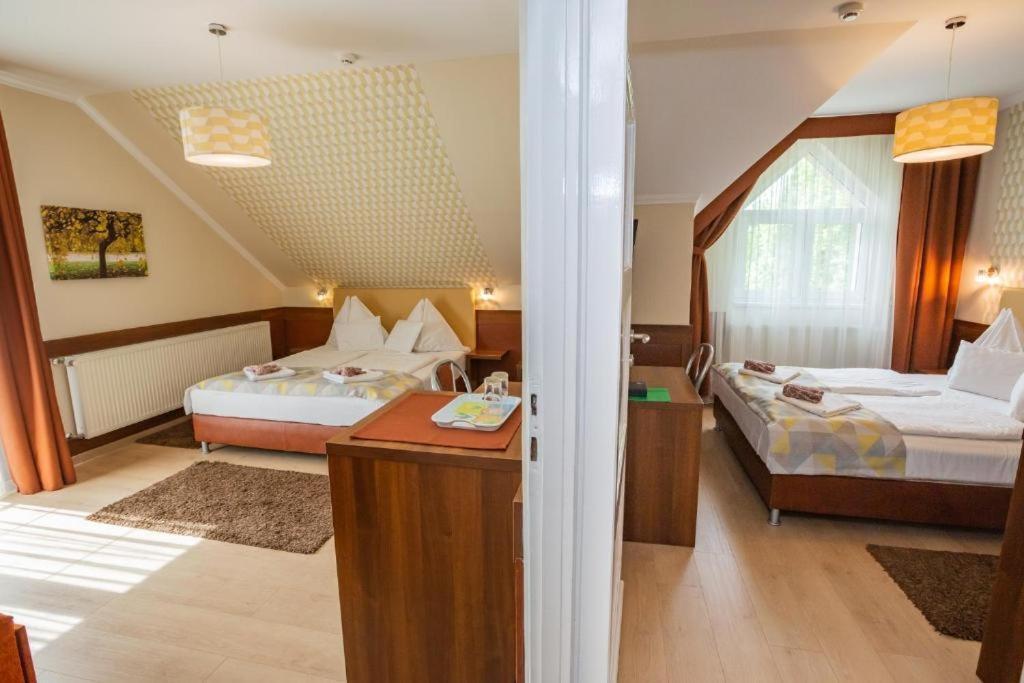 Hotel Pavai Hajdúszoboszló Exteriör bild