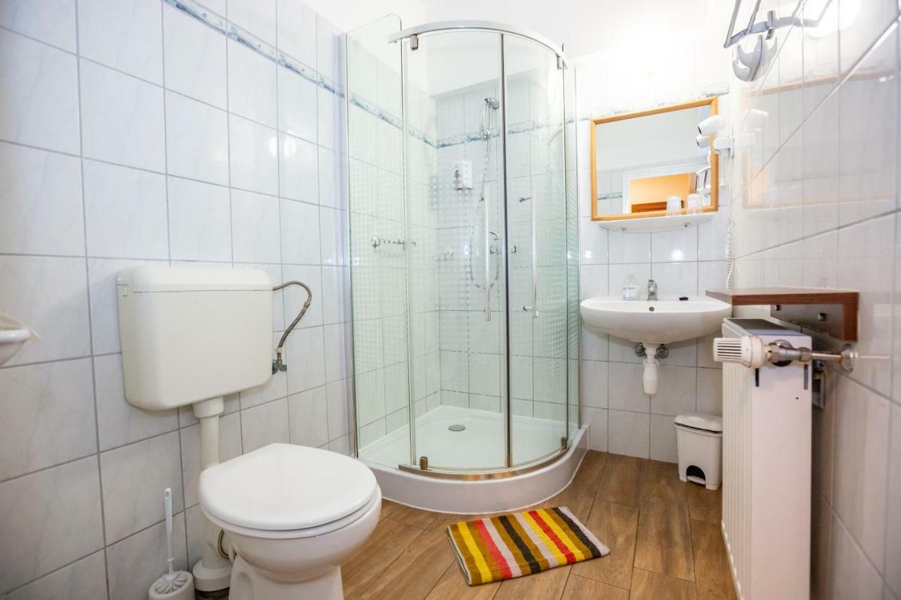 Hotel Pavai Hajdúszoboszló Exteriör bild