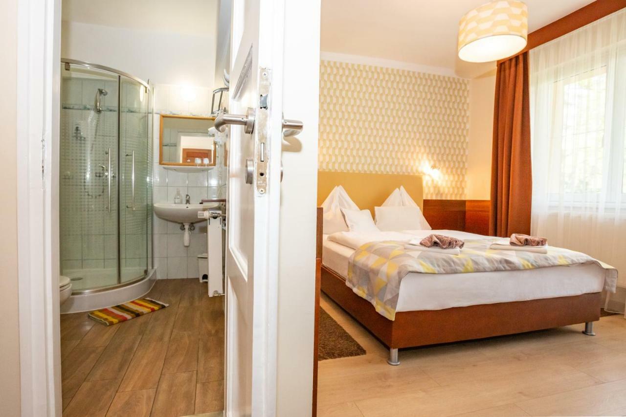 Hotel Pavai Hajdúszoboszló Exteriör bild